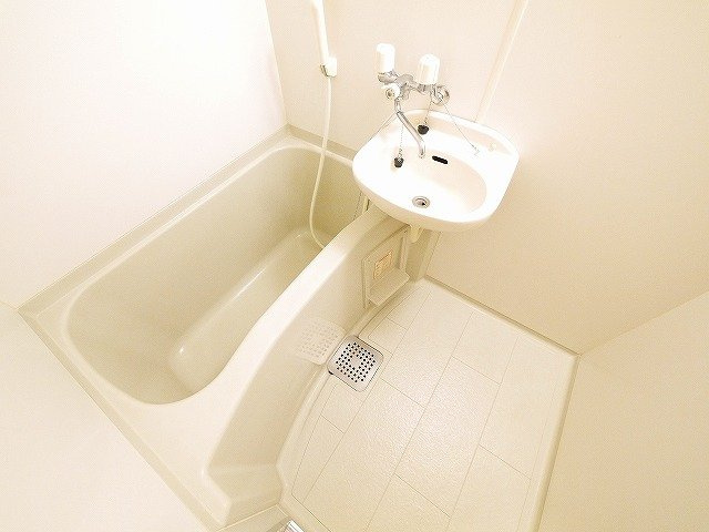 レオパレスアスカの浴室|お風呂で日々の疲れを落としましょう