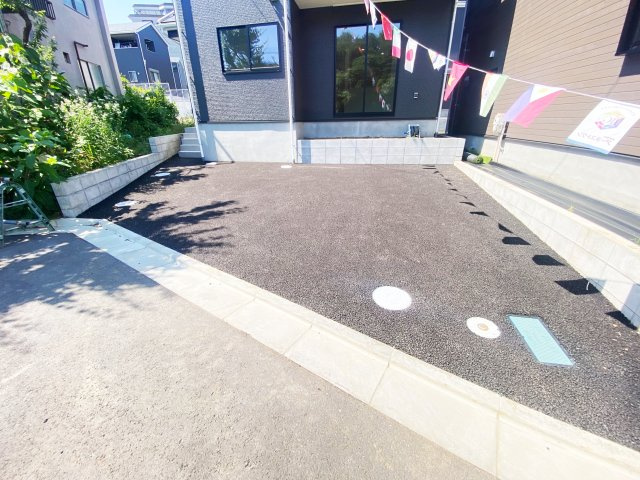 祝　成約済み　八王子市　館町　新築戸建て　１９期の駐車場|～仲介手数料無料☆八王子ひなた不動産～八王子市館町　新築戸建て
