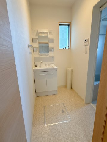 常滑市大野町4丁目戸建の洗面所