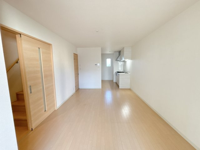 常滑市大野町4丁目戸建の居間・リビング