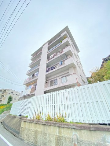 茨木春日丘ハイツの外観