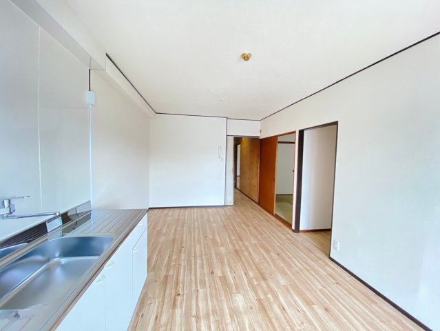 茨木春日丘ハイツの居間・リビング