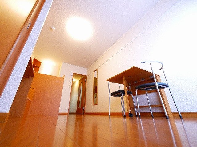 レオパレスリバートップの居間・リビング|おしゃれな居間です