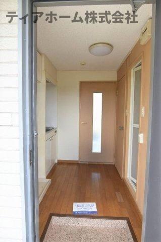 レオパレス二上の玄関