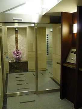 【エントランス】 | ボヌール市谷