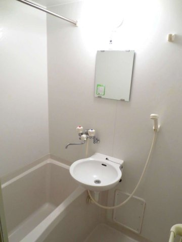 レオパレスHighBridgeの浴室