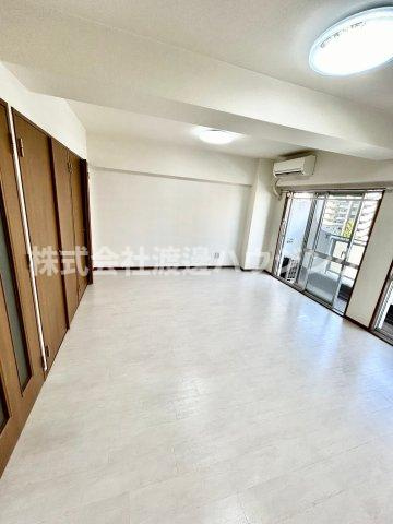 第1マンション寺直の居間・リビング