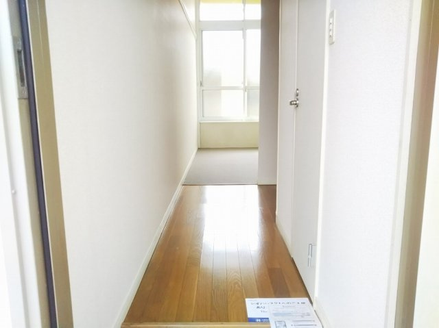 レオパレスサンライトの玄関