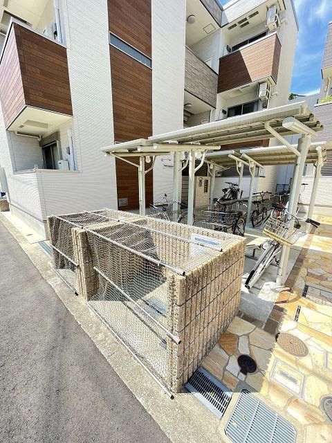 尼崎市長洲本通１丁目のアパートの外観