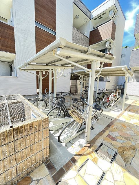 尼崎市長洲本通１丁目のアパートの外観