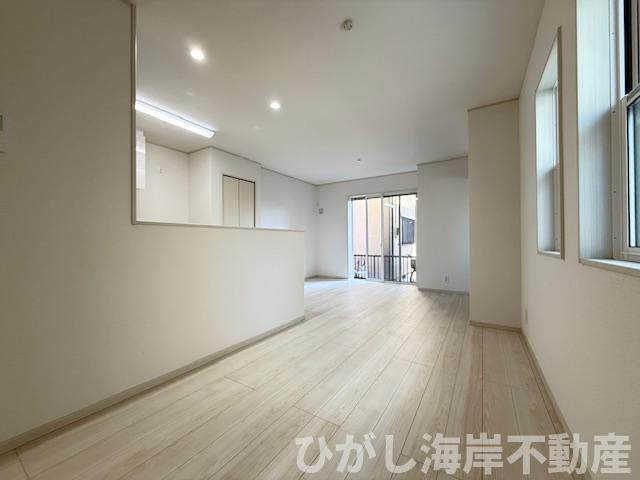 茅ヶ崎市今宿　新築戸建　全8棟の居間・リビング|15.6帖　LDK