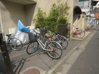 【その他共用部分】 | 駐輪場、置場は無料です♪（管理会社発行のステッカー貼付要）