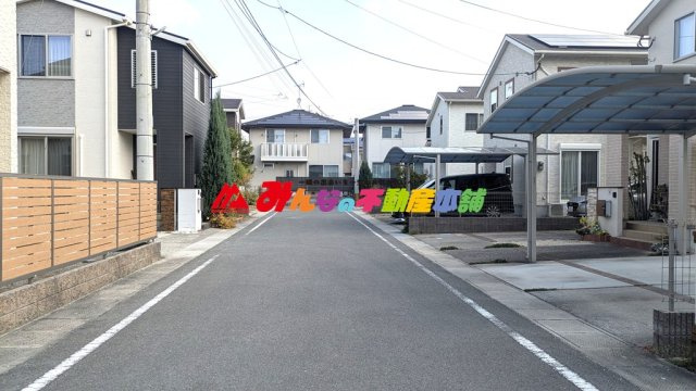 西町中古住宅の前面道路含む現地写真