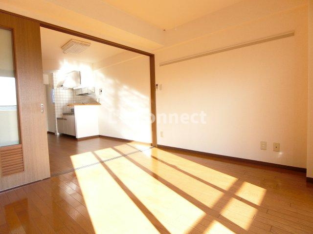 【居間・リビング】 | スズキヒルズ | ６．２帖の洋室です。