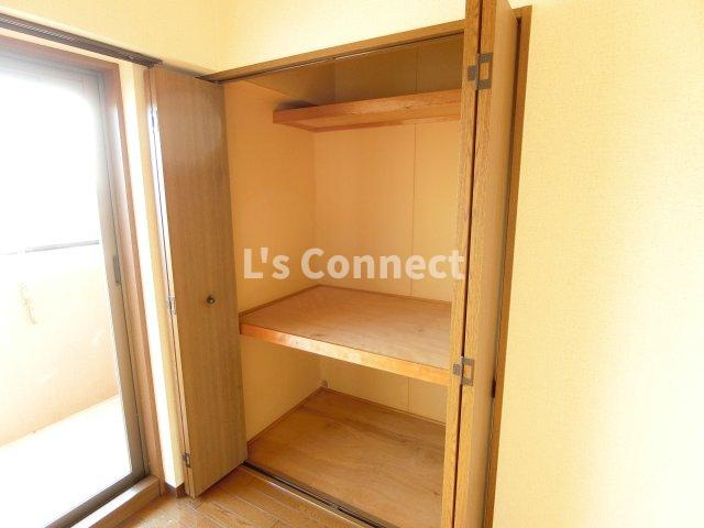 【収納】 | スズキヒルズ | 奥行きのある収納でお荷物もすっきりしまえます。