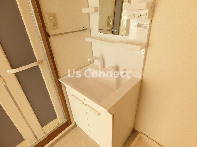 【洗面所】 | スズキヒルズ | 朝の支度もスムーズな独立洗面台。