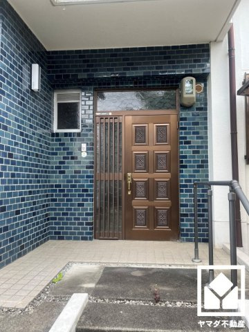 宇治市羽戸山３丁目の玄関