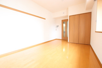 【洋室９．１帖】　収納のあるお部屋★　※別室参考写真