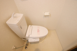 温水洗浄便座機能付きのトイレ