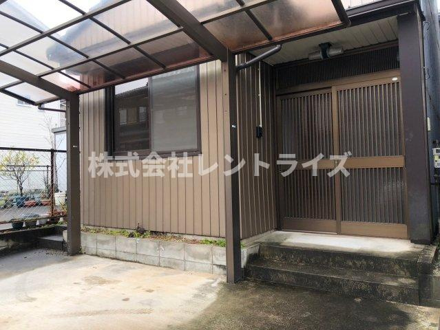 稲沢市平和町上前浪のお家の駐車場