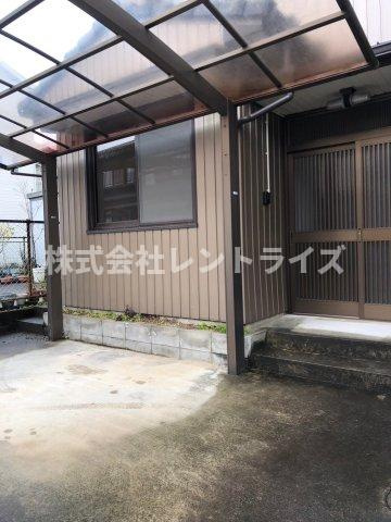 稲沢市平和町上前浪のお家の駐車場