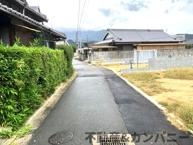 東温市見奈良売土地の前面道路含む現地写真|前面道路含む現地写真です