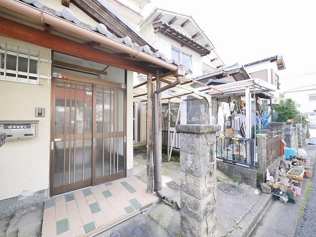 東九条テラスハウスのエントランス