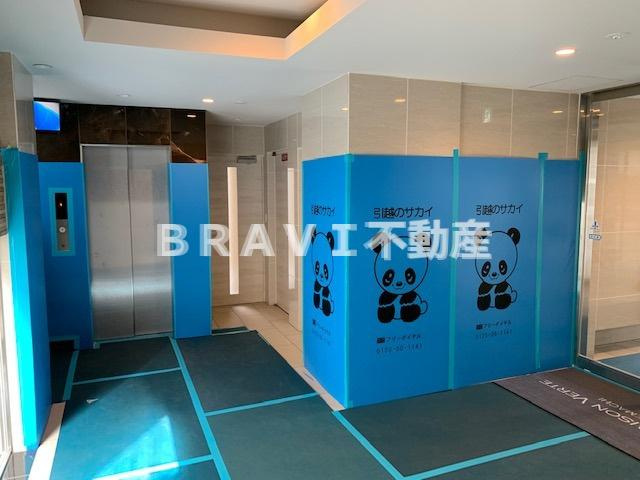 ラ・メゾンヴェール上町　BRAVI不動産のロビー|【ラ・メゾンヴェール上町】ゴミ置き場