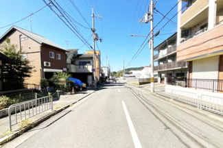 【前面道路含む現地写真】