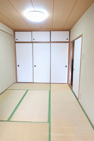 ホウライツルビルの和室|落ち着いた雰囲気の和室付きです