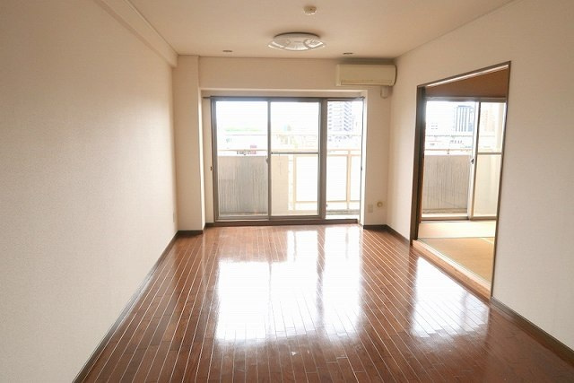 ホウライツルビルの居間・リビング|居間です