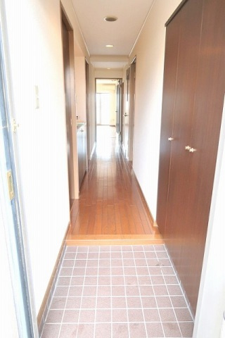 ホウライツルビルの玄関|落ち着いた玄関です