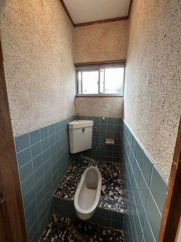 一戸建　山科区大塚南溝町のトイレ|和式トイレ