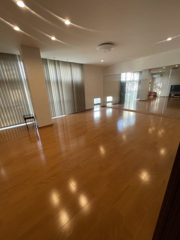 奈良県香芝市関屋北3丁目13-18の居間・リビング|ゆったりとしたリビングです