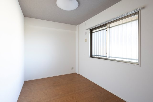 ルーシア嵯峨嵐山の洋室|スタンダードな洋室です