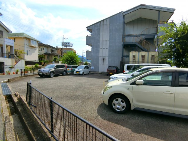 サウスタウンFの駐車場