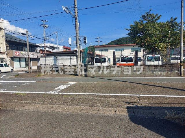 高雄テナント用地の前面道路含む現地写真|前面道路含む現地写真です