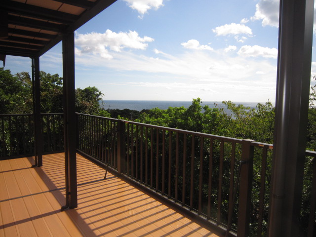 和歌山県日高郡別荘の展望|１階の海側に３ｍ×７ｍのアルミデッキを新設しました