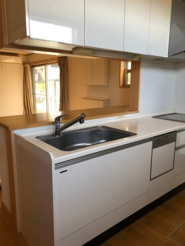 稗谷中古戸建のキッチン|キッチンでお料理をお楽しみください