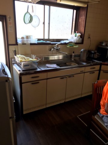 列見町中古戸建のキッチン|キッチンでお料理をお楽しみください