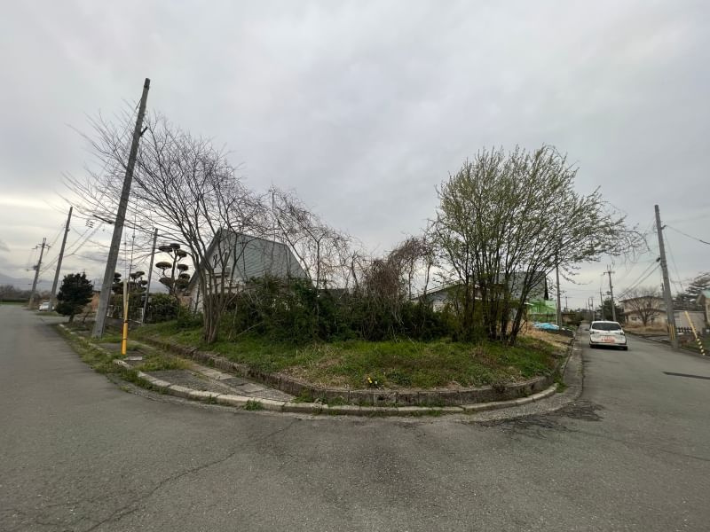 高島市今津町北仰217-37,201-49　売土地の前面道路含む現地写真