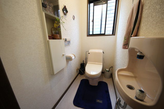 大津市仰木の里東5丁目11-15　中古戸建のトイレ|シンプルで使いやすいトイレです