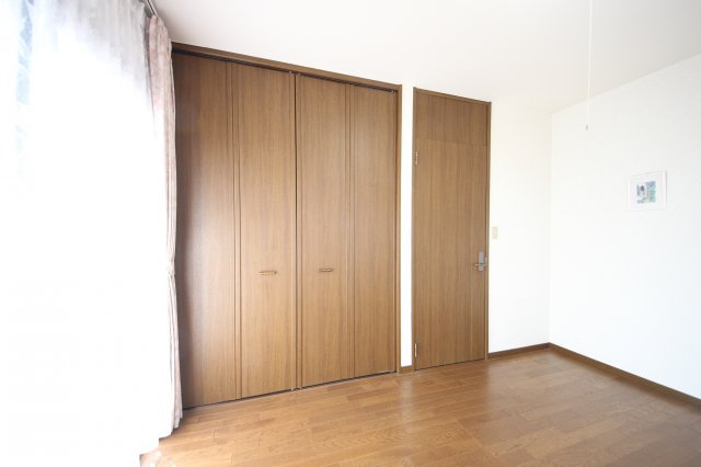 大津市仰木の里東5丁目11-15　中古戸建の収納|各所に大容量収納があります