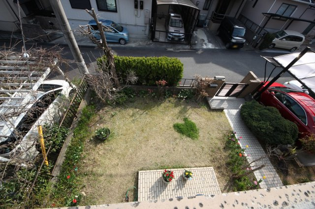 大津市仰木の里東5丁目11-15　中古戸建の庭|お庭も活用できます