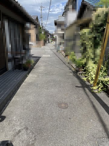 大津市本堅田2丁目162-4　売土地の前面道路含む現地写真