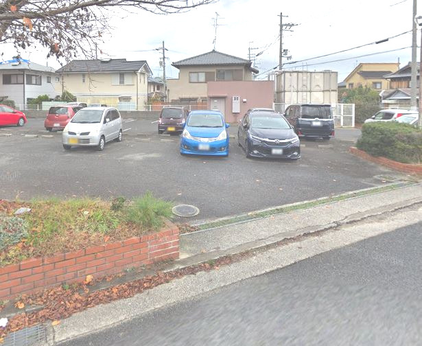 セルサス和泉の駐車場|車をお持ちの方に嬉しい駐車場付きの物件です