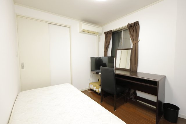 ピタアタ柴又の洋室