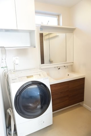 中古戸建　四條畷市田原台2丁目（平成23年築）の独立洗面台