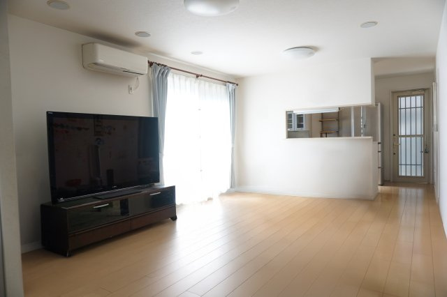 中古戸建　四條畷市田原台2丁目（平成23年築）の居間・リビング