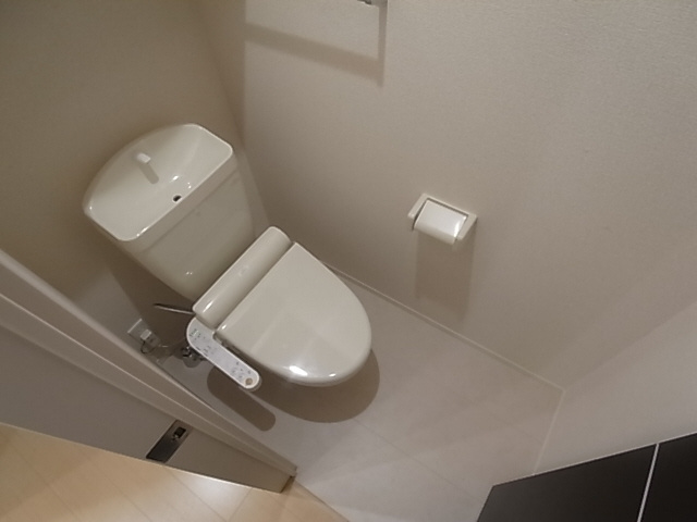 神戸市須磨区月見山町３丁目のアパートのトイレ|ウォッシュレット付トイレ